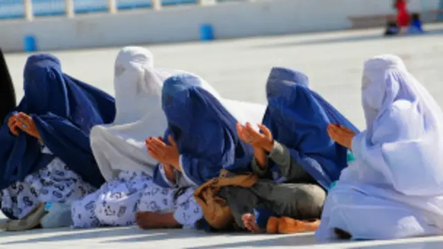 هنوز هم شمار زیادی از زنان افغان چادری/برقعه می‌پوشند