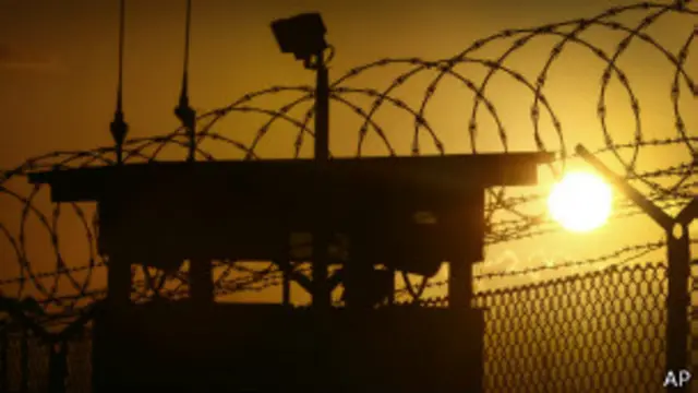 Penjara di Teluk Guantanamo, Kuba, banyak dikritik karena menyiksa para tahanan. 
