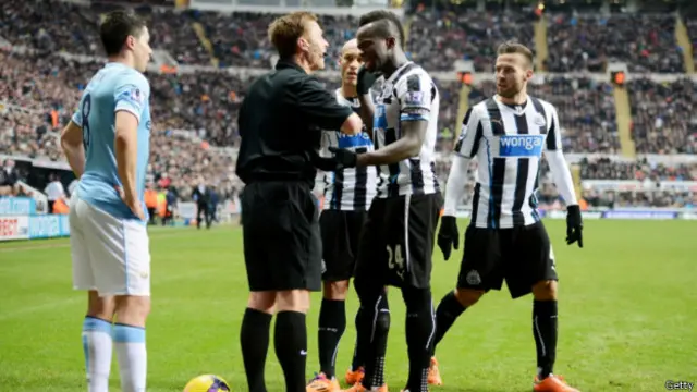 纽卡斯尔的一个进球被吃罚无效。