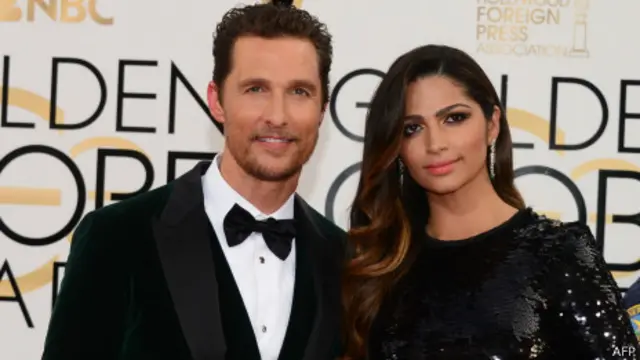 معروف اداکار میتھیو میک کونہے نے اپنے اعزاز کو اپنی اہلیہ کے نام معنون کیا