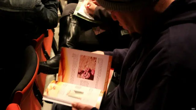 صد و ده فیلم در این جشنواره در بخش های مختلف داستانی، مستند، مهمان و خارج از مسابقه رقابت می کنند.