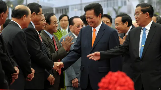 Bệnh viện này là liên doanh giữa công ty cổ phần Đầu tư Y tế Sài Gòn của Việt Nam và công ty Sokimex của Campuchia, tổng trị giá 42 triệu đôla.