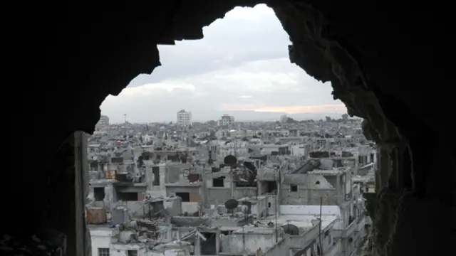 رپوټونه وايي، د سوریې حکومت د حمص ښار په یوې سیمې کې د جګړې د ختمولو په موخه له یاغیانو سره جوړجاړی کړی دی.