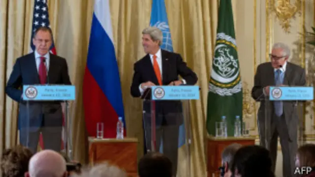 Пресс-конференция по итогам переговров в Париже