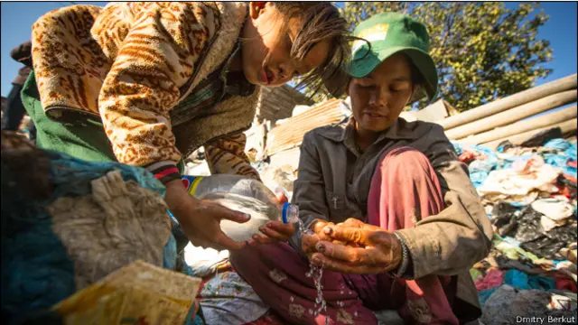 Мытье рук в Катманду