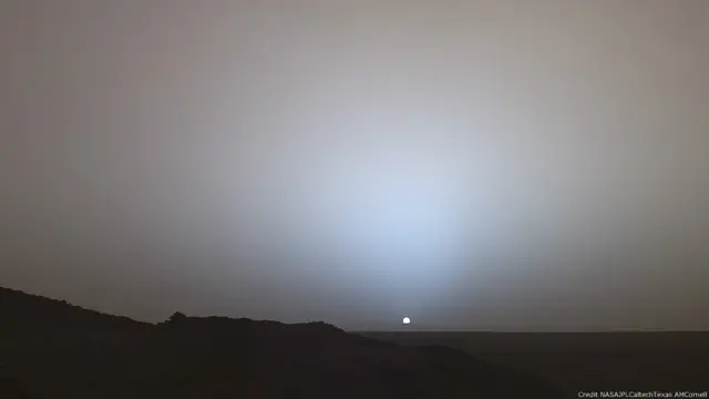 Mostra do Museu do Ar e do Espaço de Washington reúne 50 imagens registradas por sondas robôs no Planeta Vermelho.