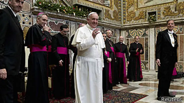 البابا فرانسيس أعلى مرجعية دينية في الكنيسة الكاثوليكية الرومانية
