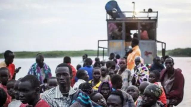 دغه کډوال له جګړو یوې امن سیمې ته پر لاره وو چې کښتۍ یې ډوب شوه.