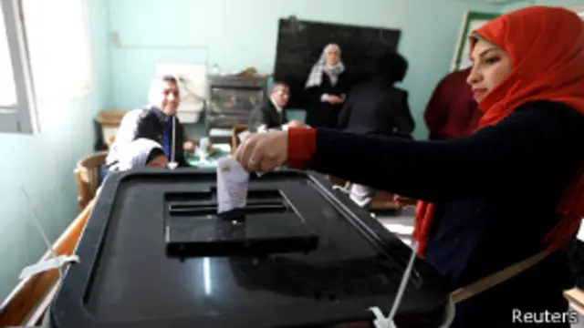 حقوق برابر برای زنان یکی از تفاوت‌های اصلی پیش‌نویس قانون اساسی با قانون قبلی است