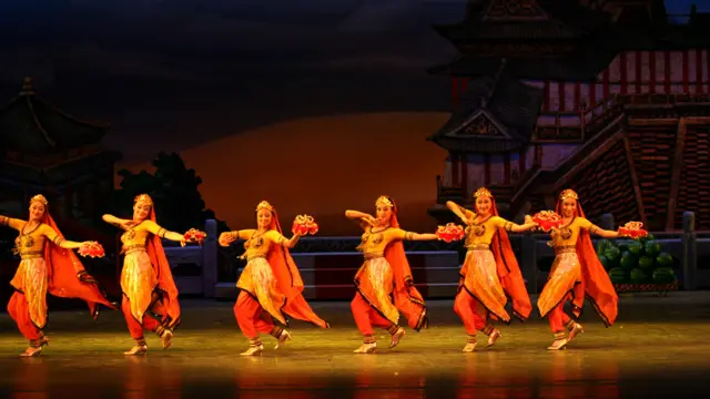 图辑：《丝路花雨》大型舞剧伦敦巡演