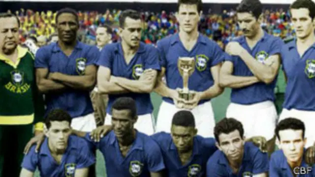 Seleção brasileira de 1958 após a final da Copa contra a Suécia / Crédito da foto: CBF/Divulgação