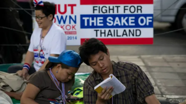 Wanajeshi wamekuwa wakipambana na waandamanaji wanaoipinga serikali ya waziri mkuu Yingluck Shinawatra