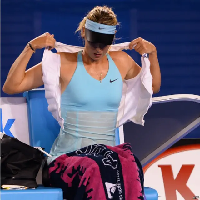 ٹورنامنٹ کے منتظمین نے کھلاڑیوں کے لیے ٹھنڈی جیکٹیں بھی فراہم کی ہیں۔