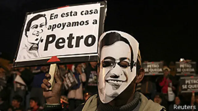 Protesta en contra de la destitución de Gustavo Petro