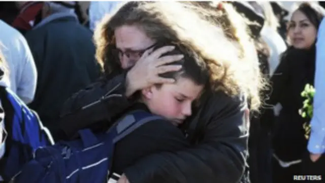 نقلت الشرطة التلاميذ لمركز تجاري مجاور حتى تسلمتهم أسرهم