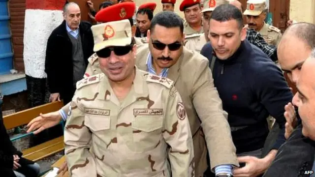 زار السيسي احد مراكز الاقتراع