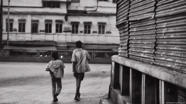 शेख आलमगीर, सियालदह रेलवे स्टेशन