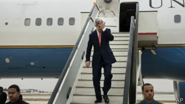 کری هنگام ورود به اسرائیل