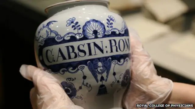 Herramienta para la absenta