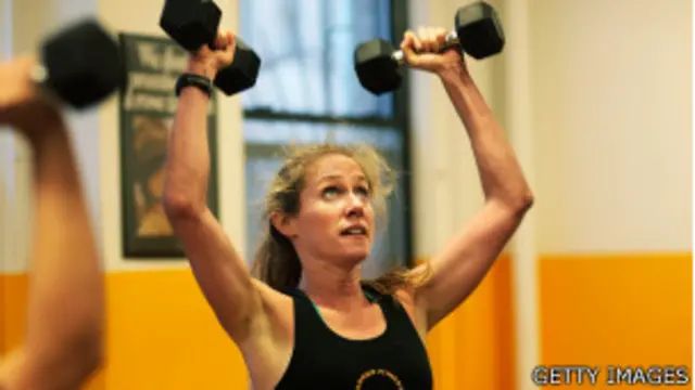 Занятия с гантелями