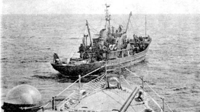 Hình chụp HQ-4 đâm vào tàu 407 của Trung Quốc ngày 17/1/1974, hai ngày trước khi xảy ra trận hải chiến