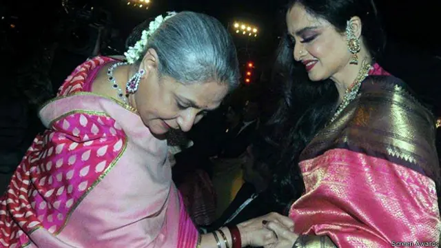 گذشتہ برس ایک پروگرام کے دوران جیا بچن اور ریکھا کی نادر ملاقات ہوئی تھی