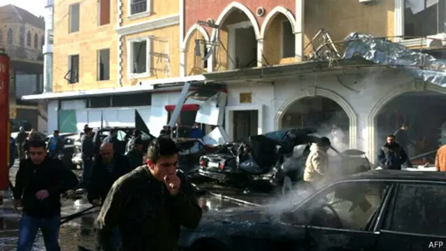 انفجار در ساعات پر رفت و آمد روز روی داد و به ساختمان‌های محل خسارت رساند