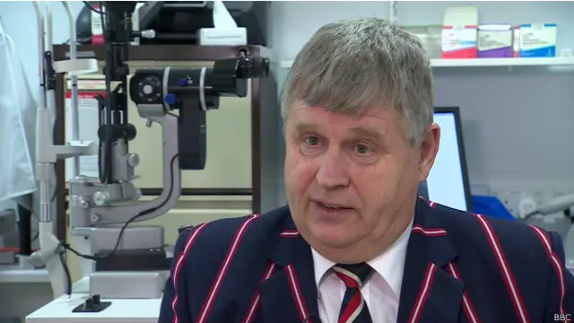 Jonathan Wyatt teve a visão aperfeiçoada após o tratamento