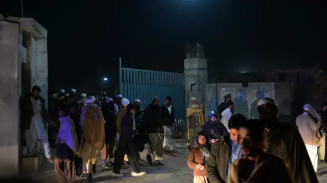 دھماکے کے وقت شبِ جمعہ کے باعث تبلیغ کے لیے جانے والے افراد کی بڑی تعداد اس مرکز میں موجود تھی۔