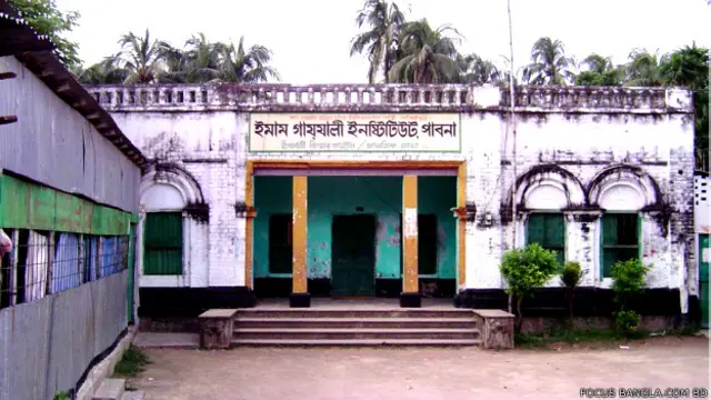 سچترا سین کے اس آبائی مکان میں دو دہائیوں سے بچوں کا سکول چلایا جا رہا تھا