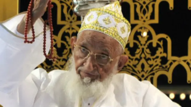 داؤدی بوہرا جماعت کے روحانی پیشوا ڈاکٹر محمد برہان الدین کا 102 سال کی عمر میں ممبئی میں انتقال ہو گيا ہے