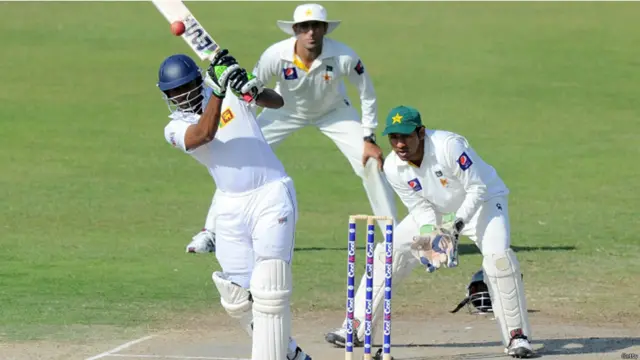 اس سے پہلے سری لنکا نے پاکستان کے خلاف پہلی اننگز میں نو وکٹوں کے نقصان پر 428 رنز کر اننگز ڈکلئیر کر دی تھی۔