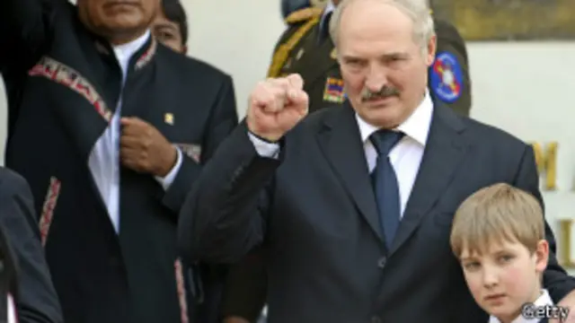 Lukashenko en el funeral de Chávez