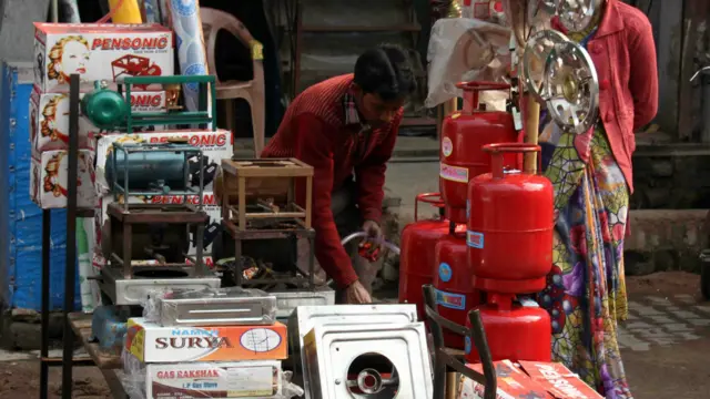 भारत में रसोई गैस का वितरण और उसकी कालाबाजारी