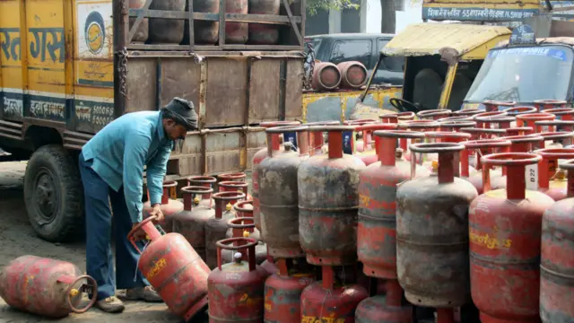 भारत में रसोई गैस का वितरण और उसकी कालाबाजारी