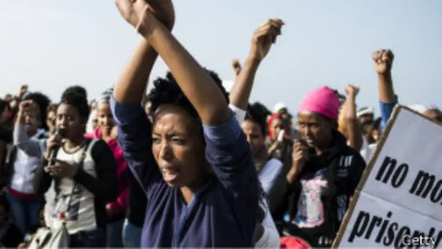 لفتت مظاهرات المهاجرين الأفارقة الأنظار إلى قضيتهم