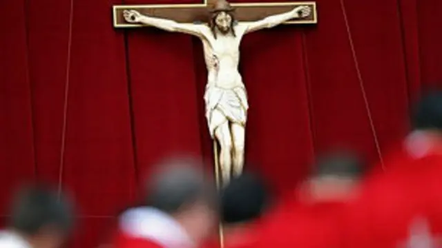 بچوں کے حقوق کی نگرانی کرنے والی اقوام متحدہ کی کمیٹی (سيارسي) نے کہا تھا کہ ویٹیکن نے ’باقاعدہ‘ ایسی پالیسیاں اپنائیں جن سے پادریوں کو ہزاروں بچوں کا جنسی استحصال کرنے کا موقع ملا