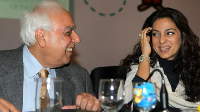 कपिल सिब्बल, जूही चावला