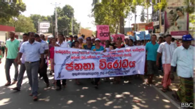 පානීය ජලය දූෂණය නොකරන ලෙස ඉල්ලමින්.