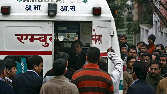 सुनंदा का अंतिम संस्कार