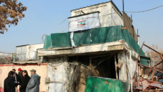 ماه فوریه گذشته، در حمله نیروهای طالبان به یک رستوران لبنانی در وزیر اکبر خان، ۲۱ نفر کشته شدند که ۱۳ تن آنها شهروندان خارجی بودند