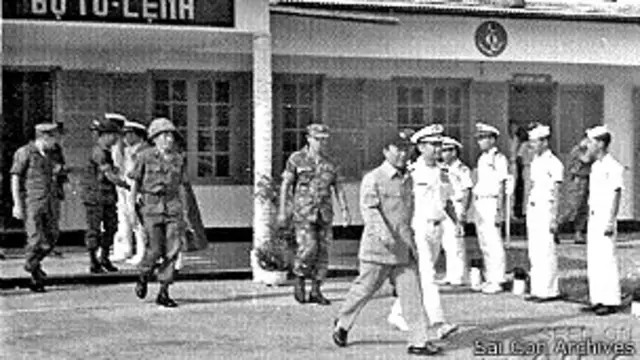 Tổng thống VNCH Nguyễn Văn Thiệu tại Bộ Tư lệnh Hải Quân, 1/1974