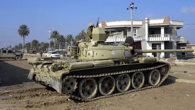 تحارب القوات العراقية مسلحي "القاعدة" في محافظة الانبار الغربية