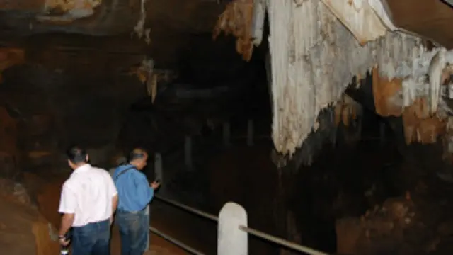 अब कम ही लोग बस्तर की गुफ़ाओं का रुख करते हैं