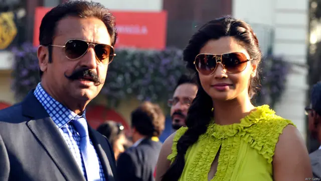 ڈربی آف مڈ ڈے میں شرکت کرنے کے لیے اداکار گلشن گروور اور اداکارہ ڈیزی شاہ