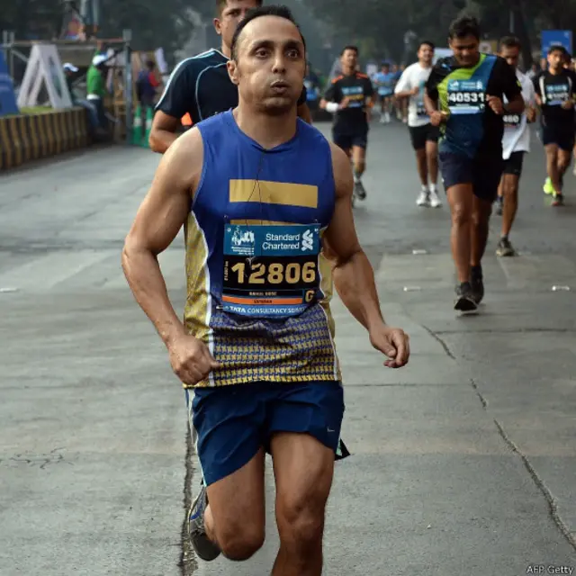 بالی وڈ اداکار راہول بوس بھی ممبئی میراتھن میں دوڑنے والوں میں شامل تھے
