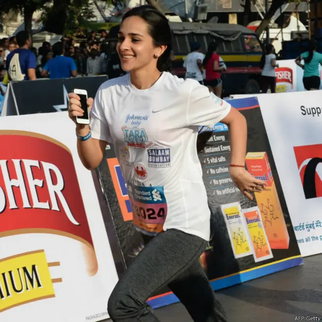 اداکارہ تارا سنگھ نے بھی ممبئی میراتھن میں حصہ لیا