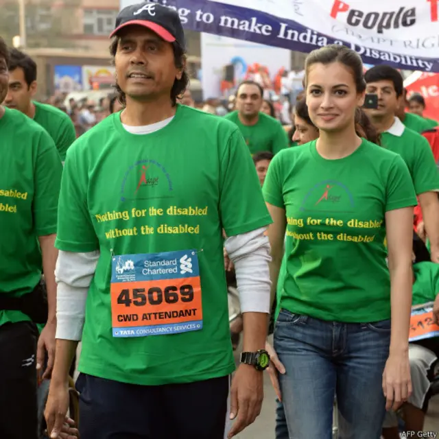 اداکارہ دیا مرزا اور ہدایتکار ناگیش کوکنور نے ممبئی میراتھن میں معذور افراد کے ساتھ شرکت کی