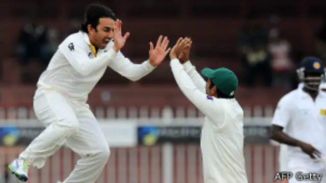 سعید اجمل نے ایک وکٹ جبکہ طلحہ اور عبدالرحمان نے دو دو وکٹیں حاصل کیں