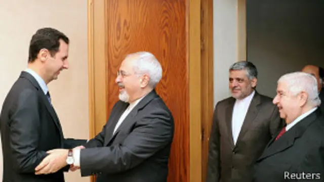 انترفاكس: الأسد قال إن التنحي ليس مطروحا